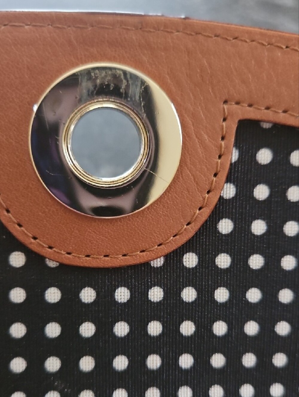 Kate Spade Vintage Leather Wristlet Clutch in Tan - Picture 5 of 12
